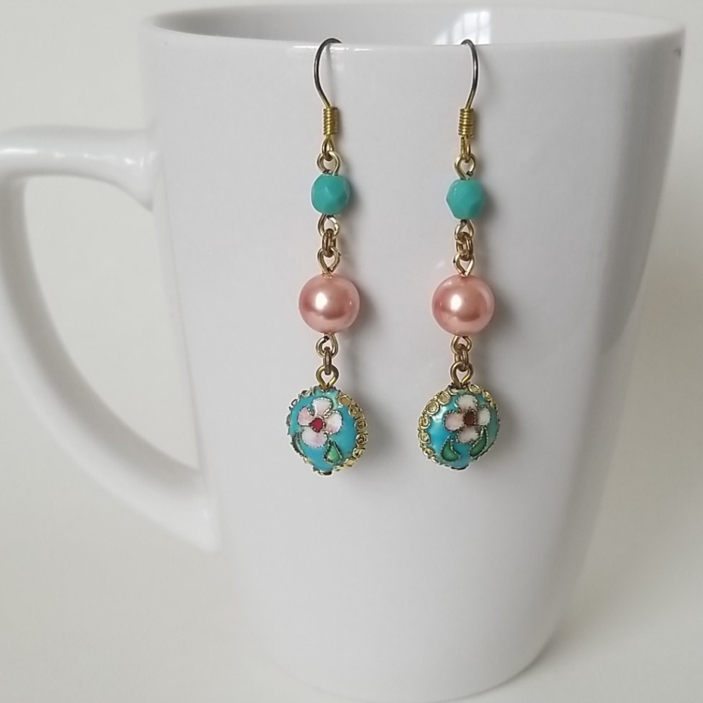 🎀3/$20 Beautiful pair of handmade earrings